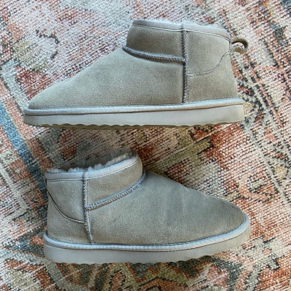 Quince Womens Australian Shearling Mini Boot Light Grey Shoes 9